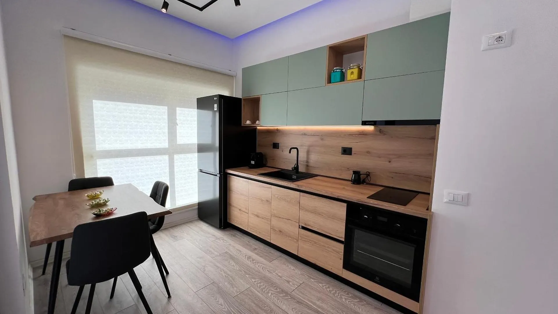 Sunflower Apartment Tirana Albania